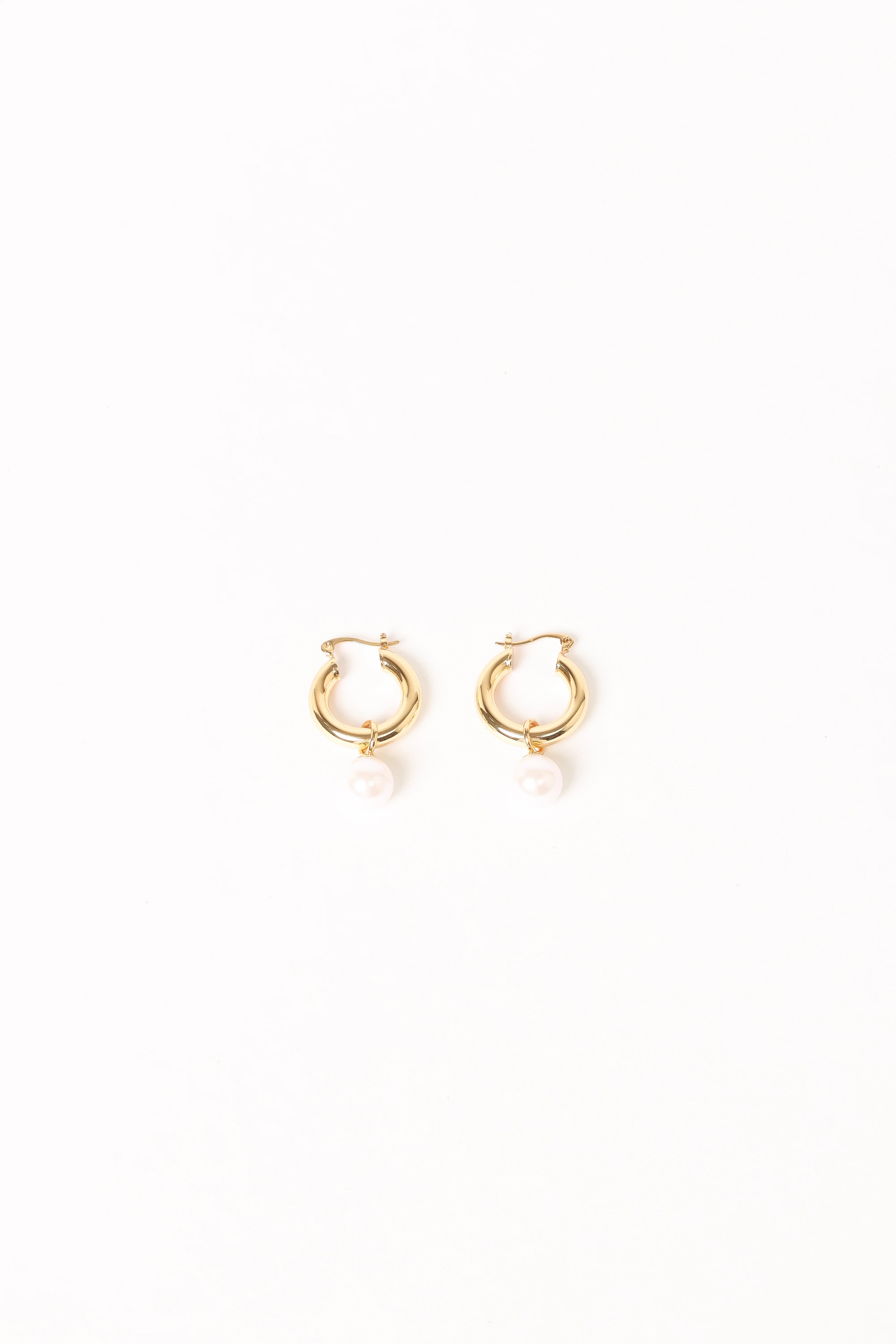 Geneva Earrings - Gold/Pearl