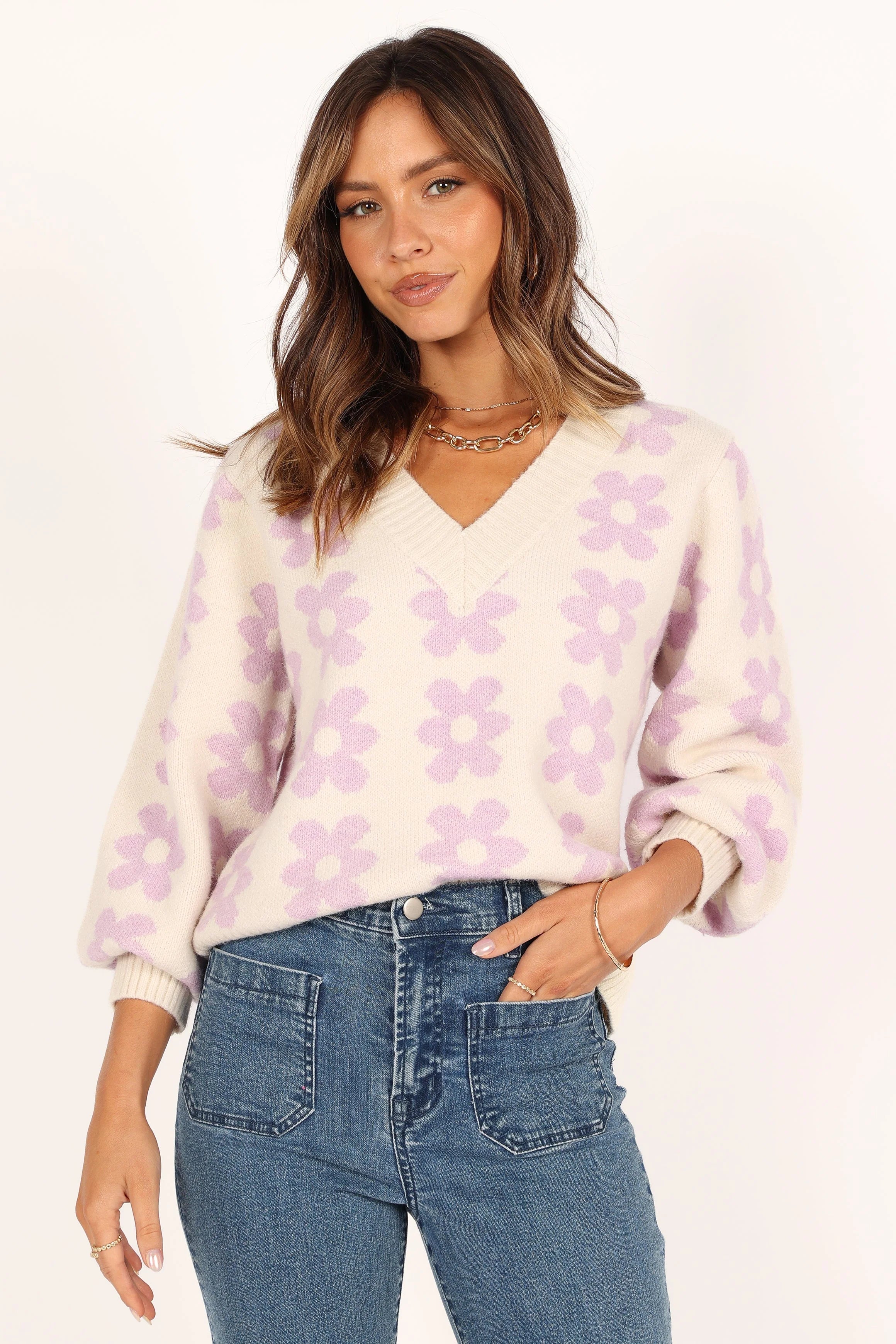 Remi Vneck Flower Knit Sweater - Lilac