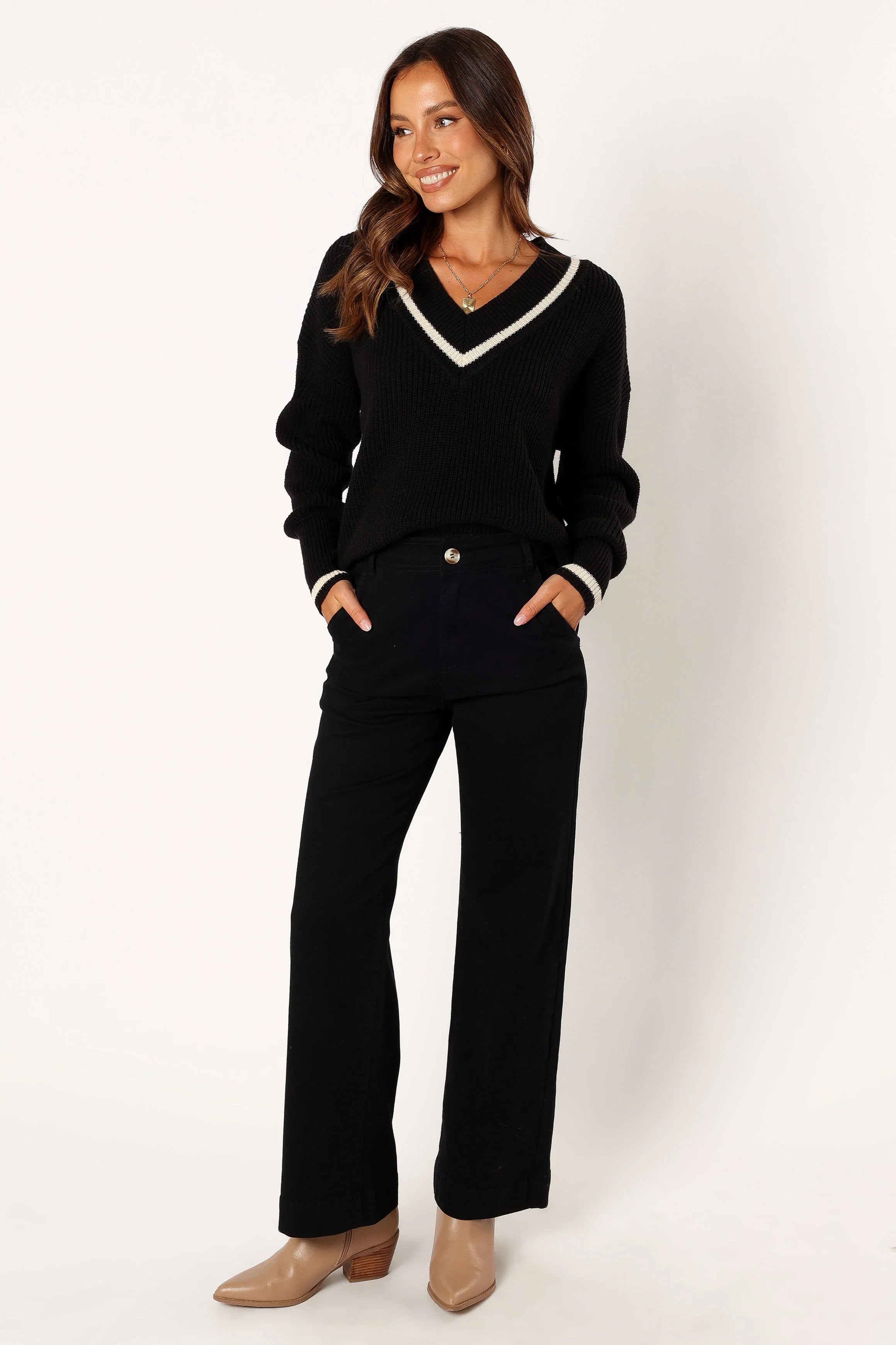 Dominique Contrast Vneck Knit Sweater - Black/Cream