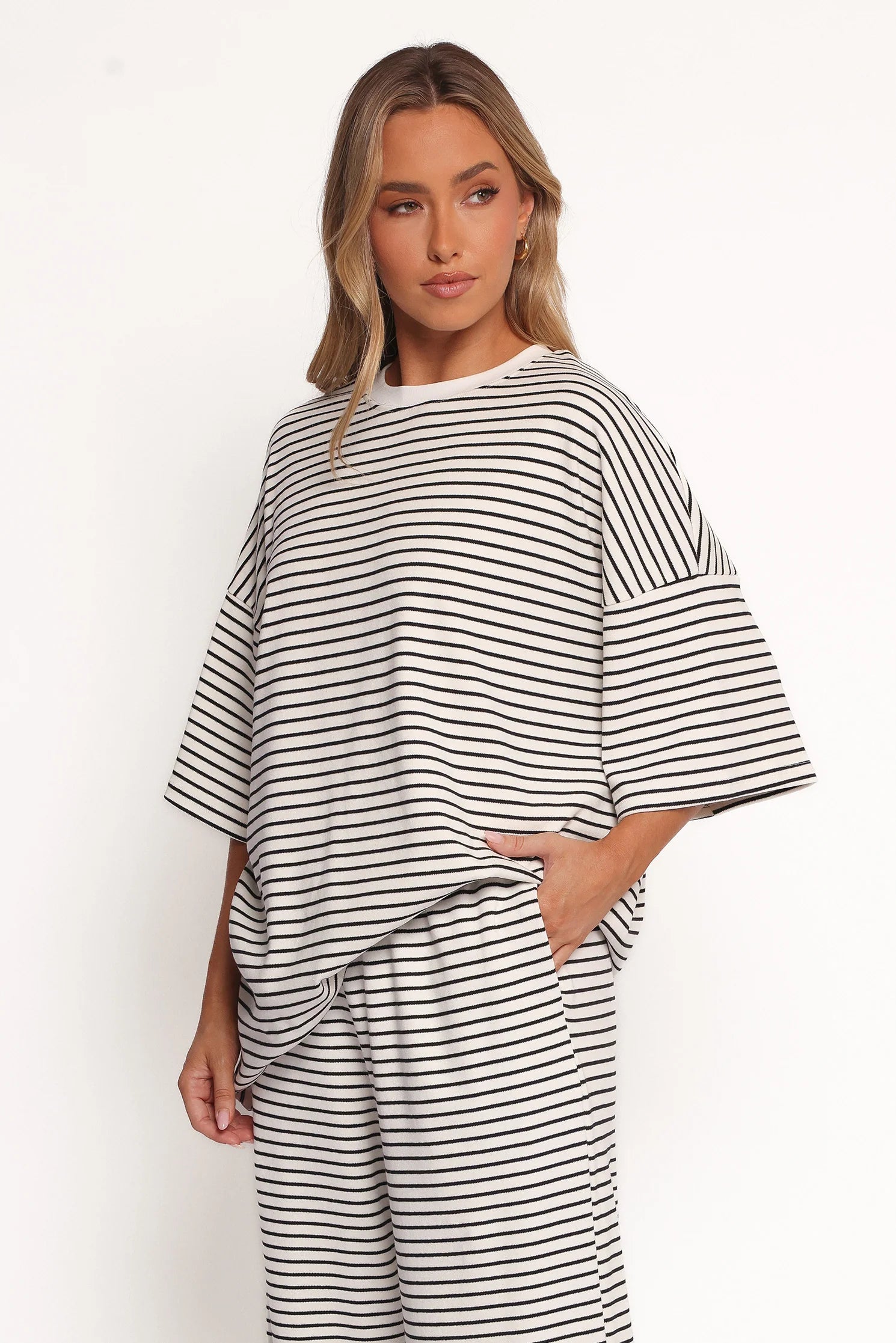 Wilda Oversized Tee - White Black Stripe
